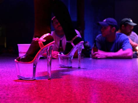Striptease/Lapdance Prostitute San Juan