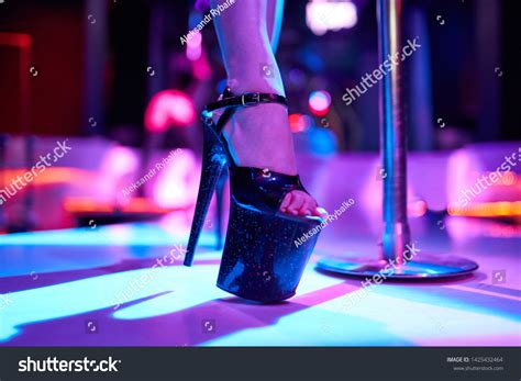 Striptiz Spolni zmenki Panguma